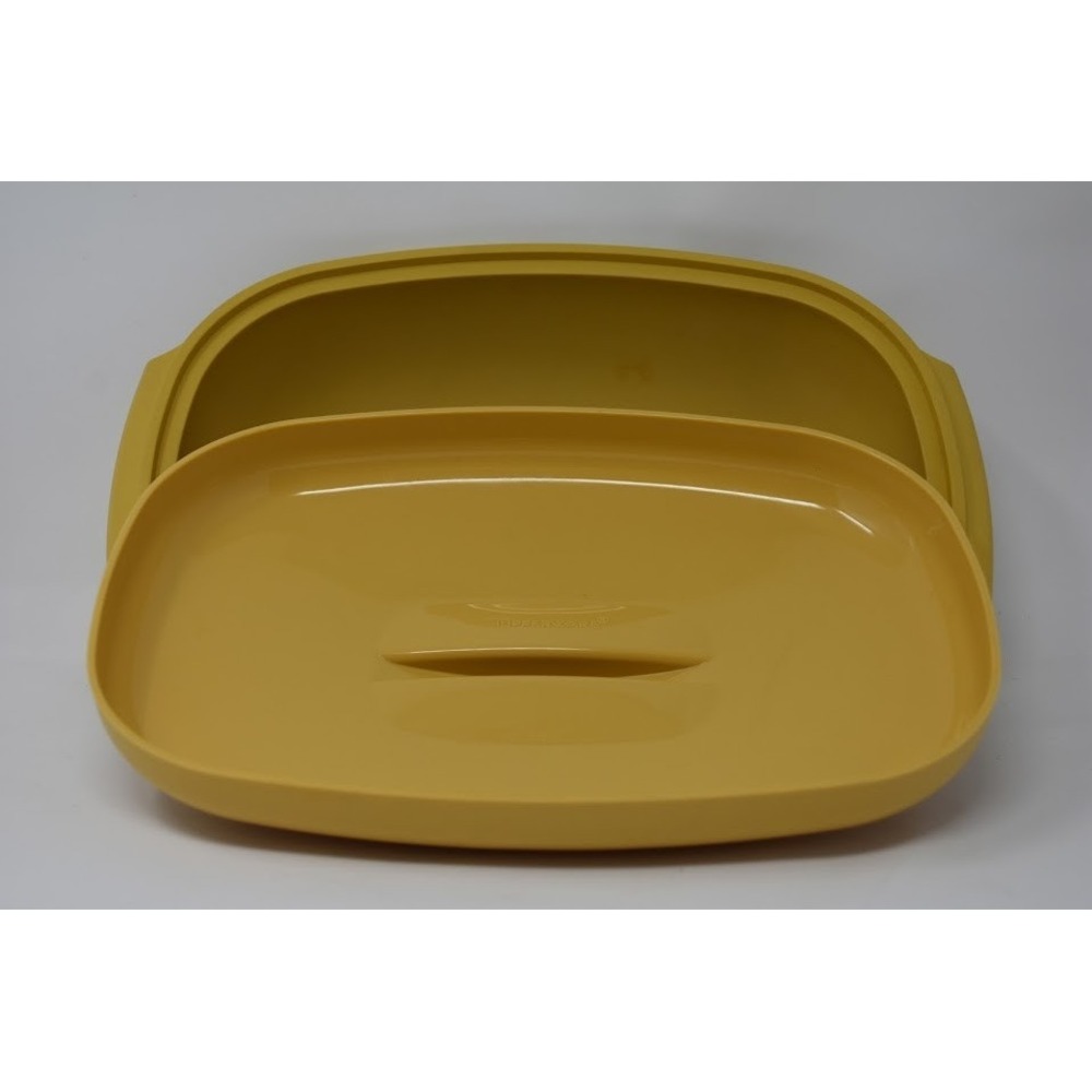 Vintage Tupperware Harvest Gold Oval Casserole Dish w Lid Made in USA - Picture 3 of 6